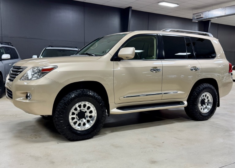 2011 Lexus LX 600 570's photo