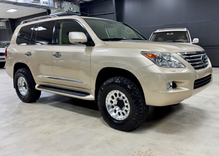 2011 Lexus LX 600 570's photo