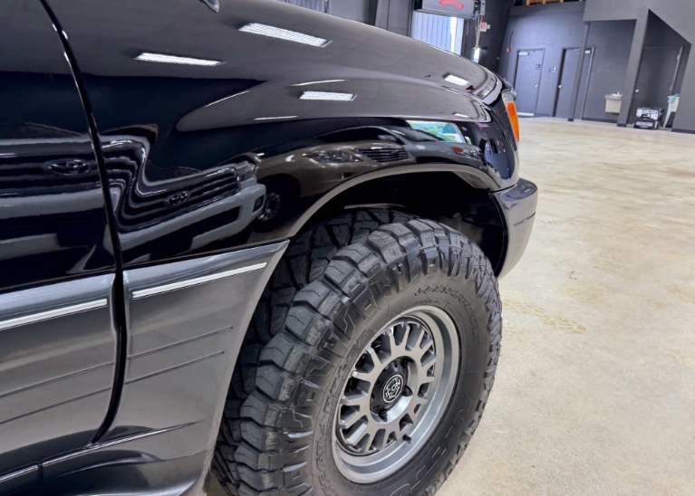 2003 Lexus LX 470 - Photo 16