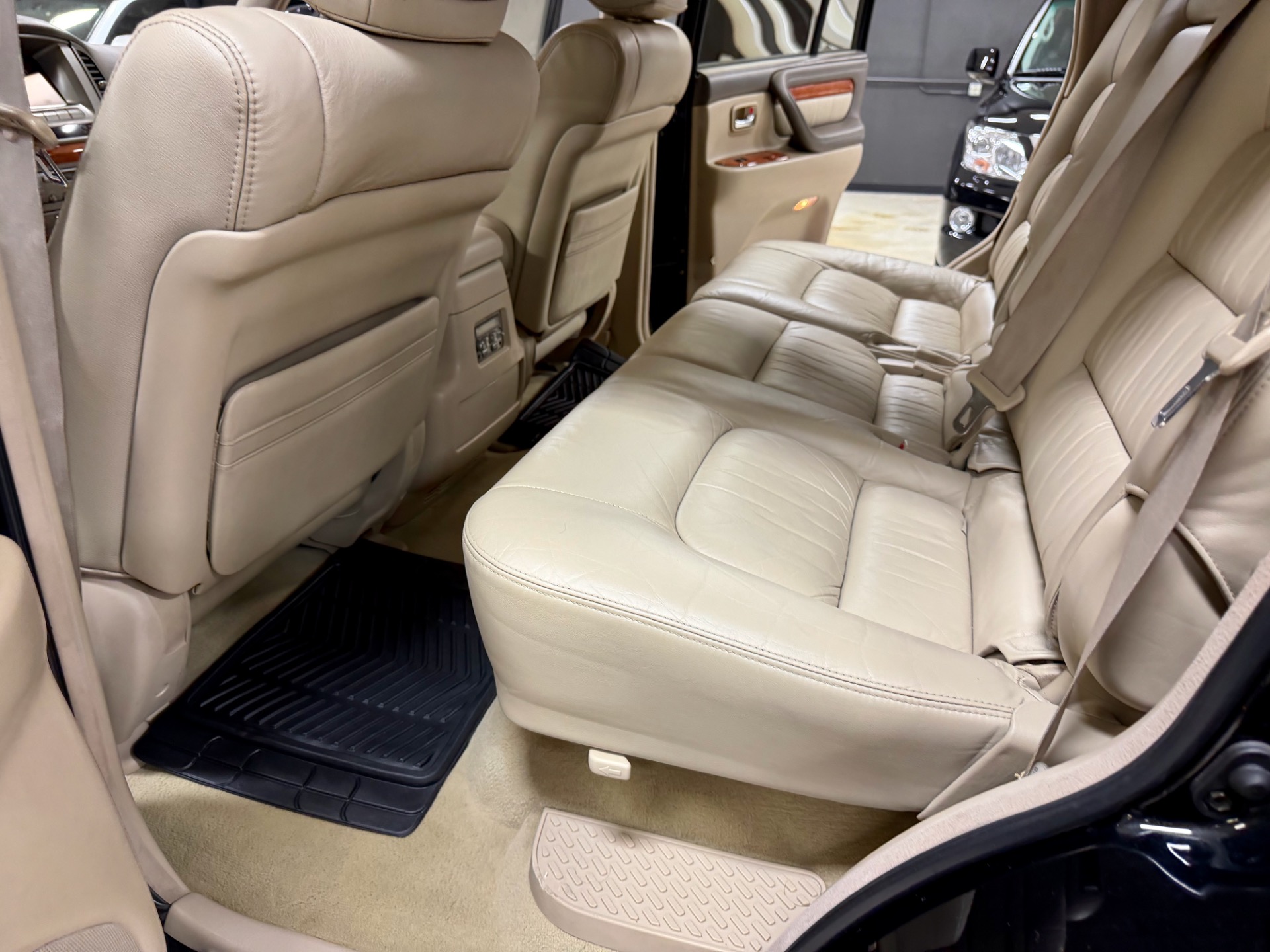 2003 Lexus LX 470 - Photo 47