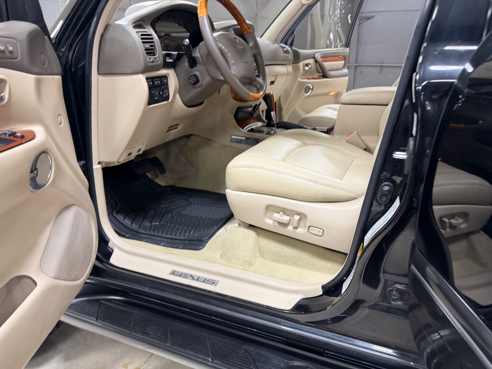 2003 Lexus LX 470 - Photo 49