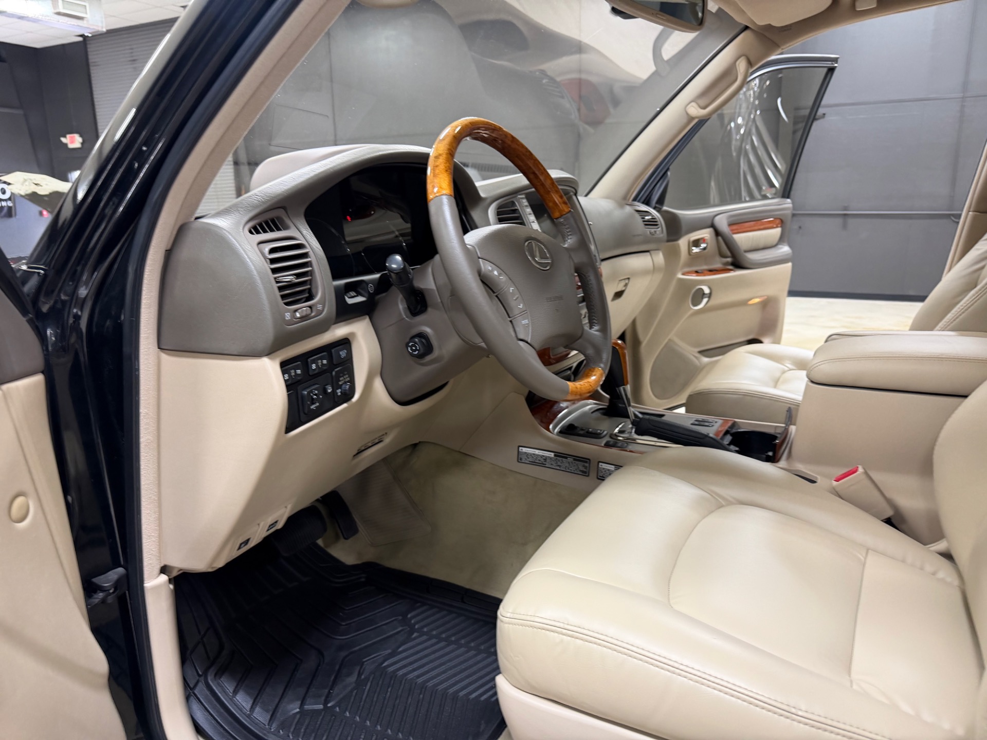 2003 Lexus LX 470 - Photo 50