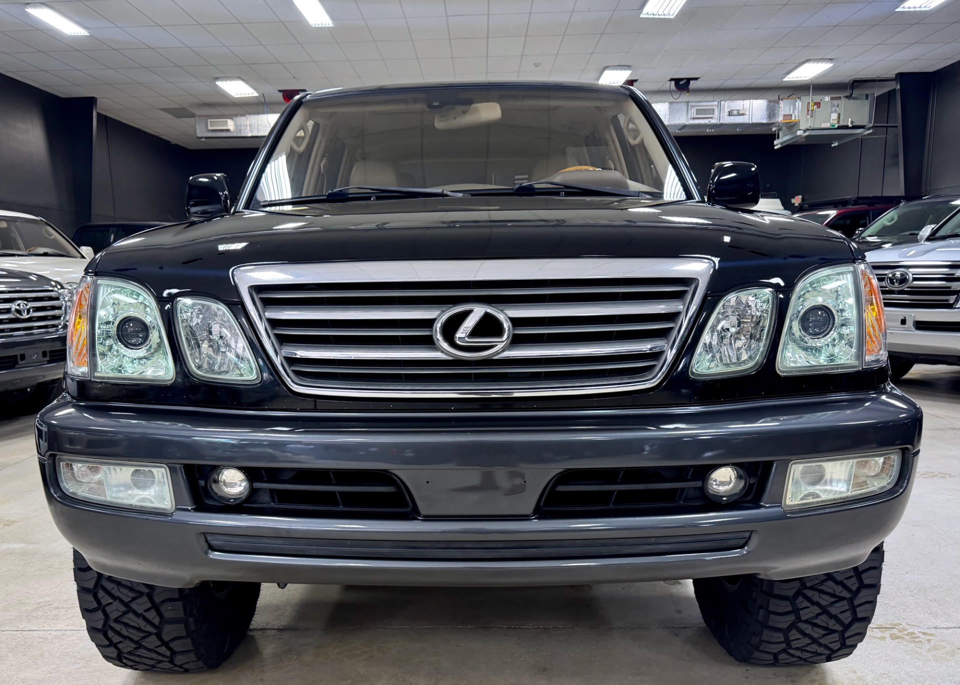 2003 Lexus LX 470 - Photo 32