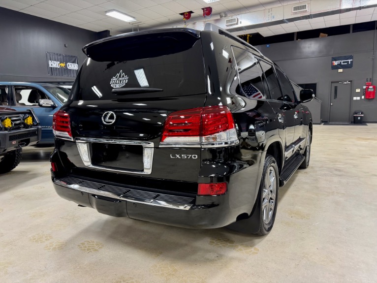 2013 Lexus LX 570 - Photo 10