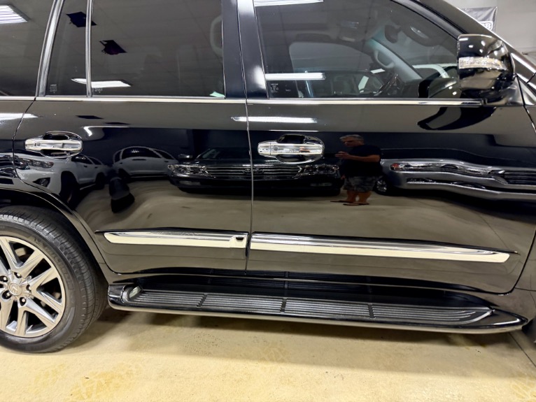 2013 Lexus LX 570 - Photo 17