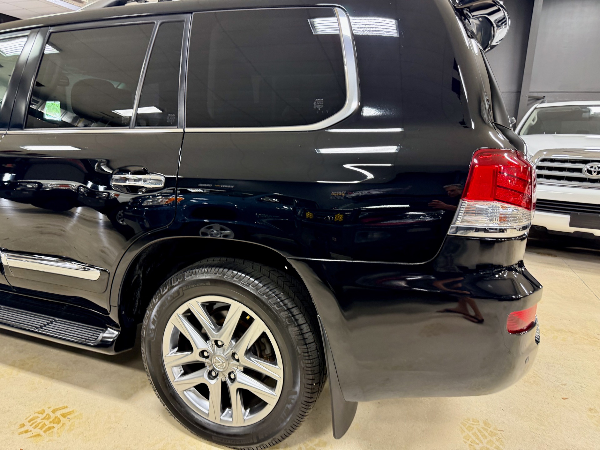 2013 Lexus LX 570 - Photo 50