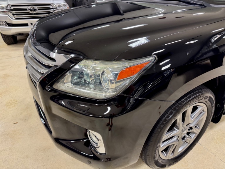 2013 Lexus LX 570 - Photo 22