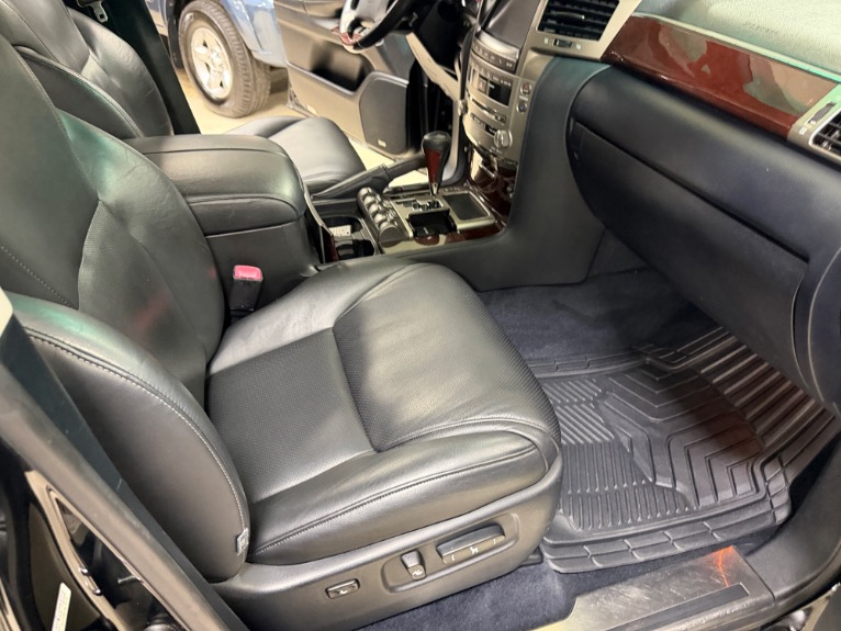 2013 Lexus LX 570 - Photo 28