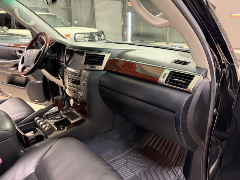 2013 Lexus LX 570 - Photo 29