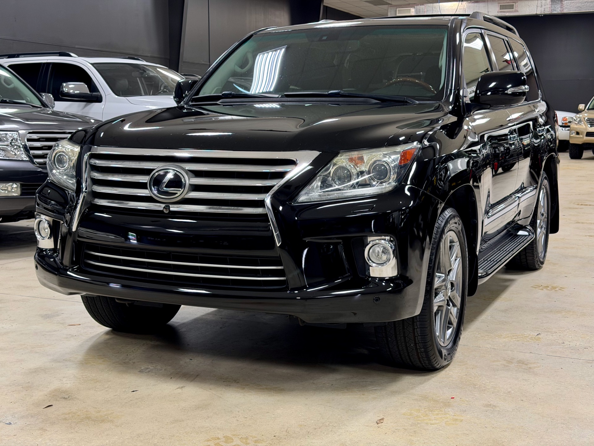 2013 Lexus LX 570 - Photo 35