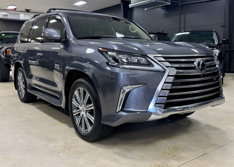 2016 Lexus LX 600 570's photo