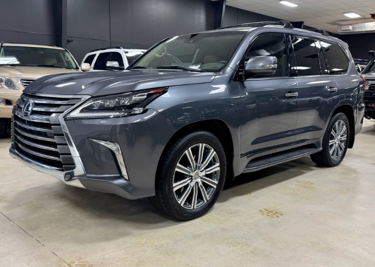 2016 Lexus LX 600 570's photo