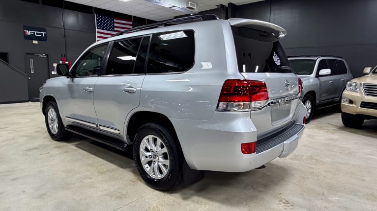 2016 Toyota Land Cruiser Base - Photo 11
