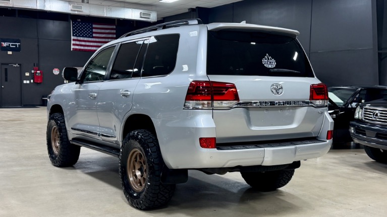 2016 Toyota Land Cruiser Base - Photo 14