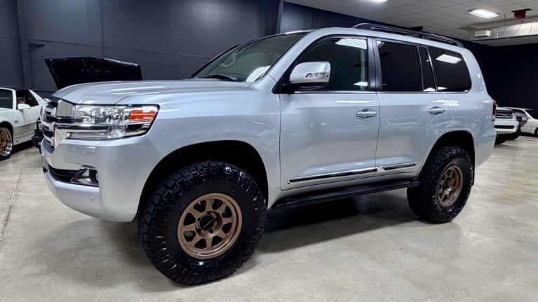 2016 Toyota Land Cruiser Base - Photo 16