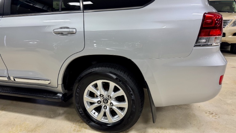 2016 Toyota Land Cruiser Base - Photo 17