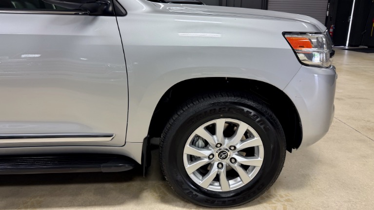 2016 Toyota Land Cruiser Base - Photo 20
