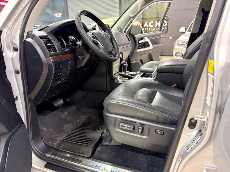 2016 Toyota Land Cruiser Base - Photo 22