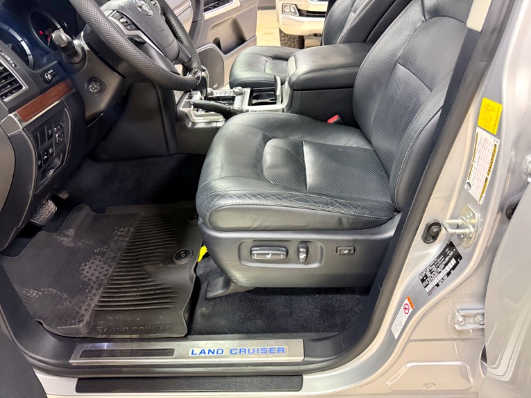 2016 Toyota Land Cruiser Base - Photo 23