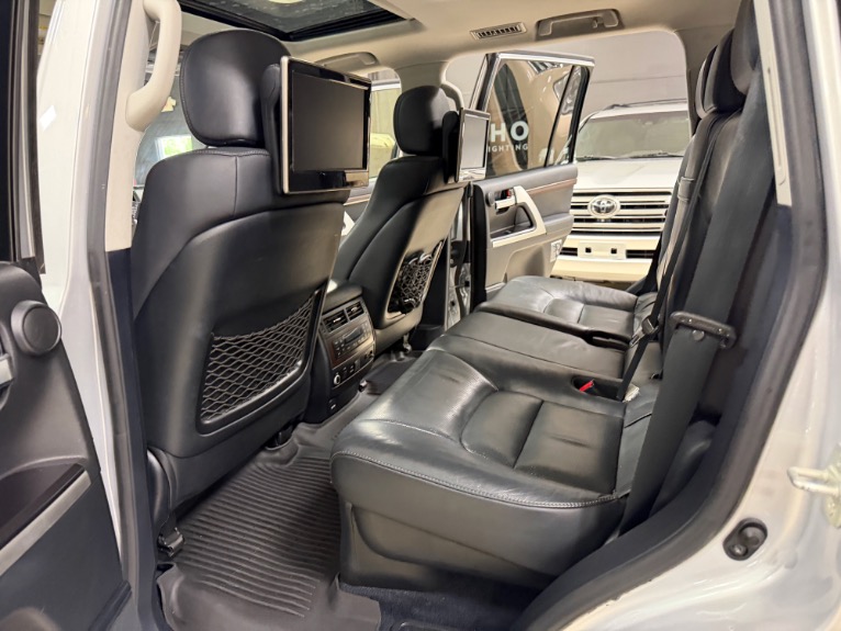 2016 Toyota Land Cruiser Base - Photo 24