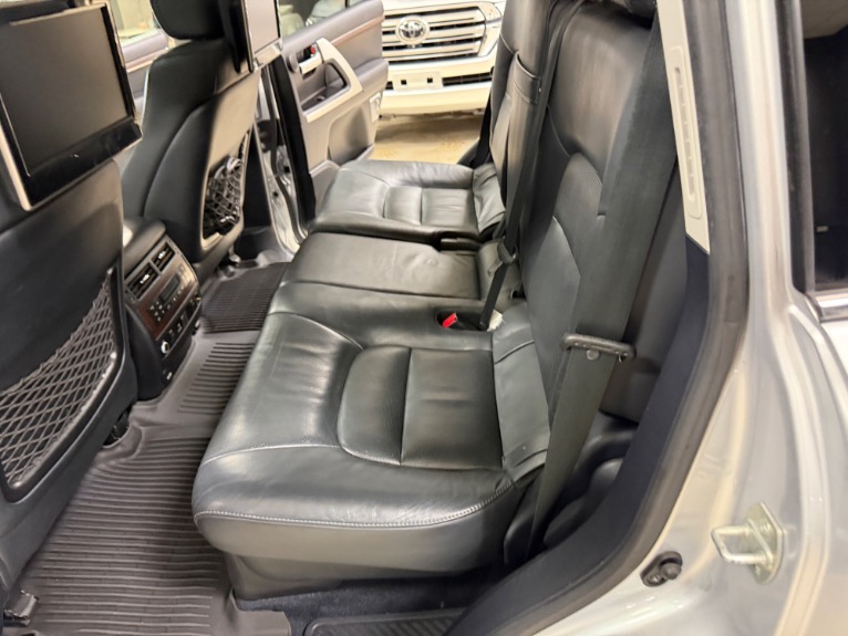 2016 Toyota Land Cruiser Base - Photo 25