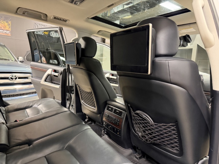 2016 Toyota Land Cruiser Base - Photo 28