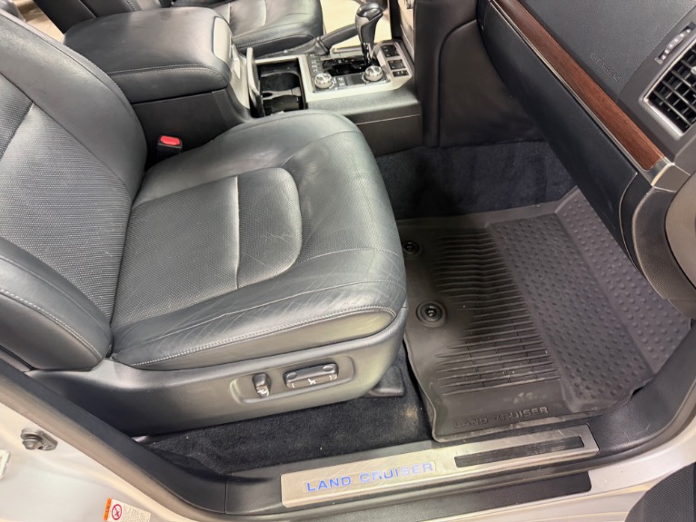 2016 Toyota Land Cruiser Base - Photo 30