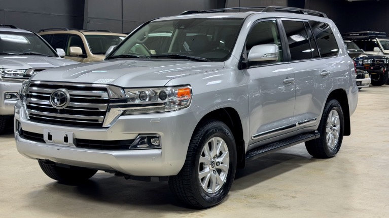 2016 Toyota Land Cruiser Base - Photo 4