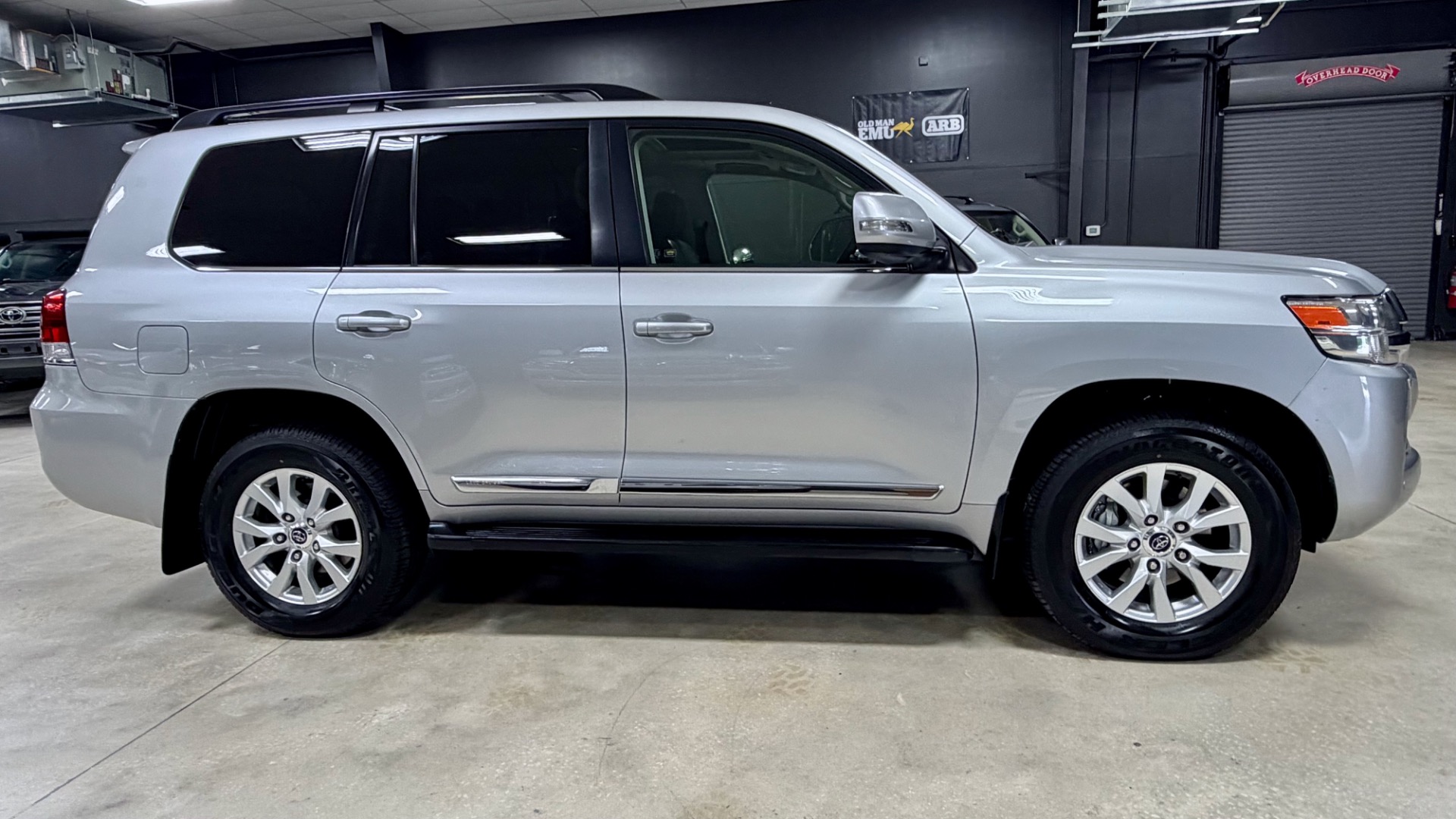 2016 Toyota Land Cruiser Base - Photo 39