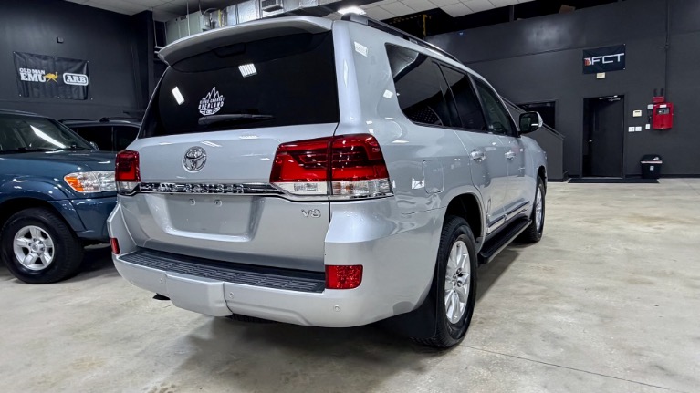 2016 Toyota Land Cruiser Base - Photo 9