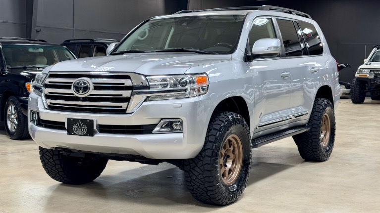 2016 Toyota Land Cruiser