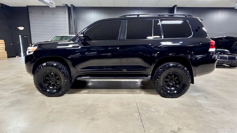 2018 Toyota Land Cruiser Base - Photo 14