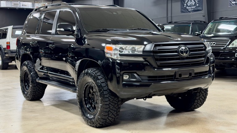 2018 Toyota Land Cruiser Base - Photo 6