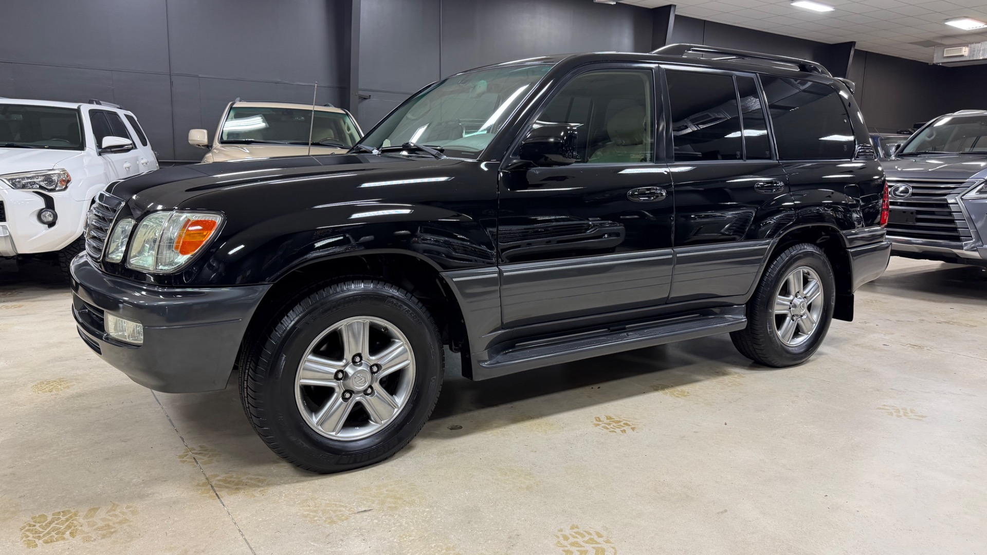 2006 Lexus LX 470 - Photo 28