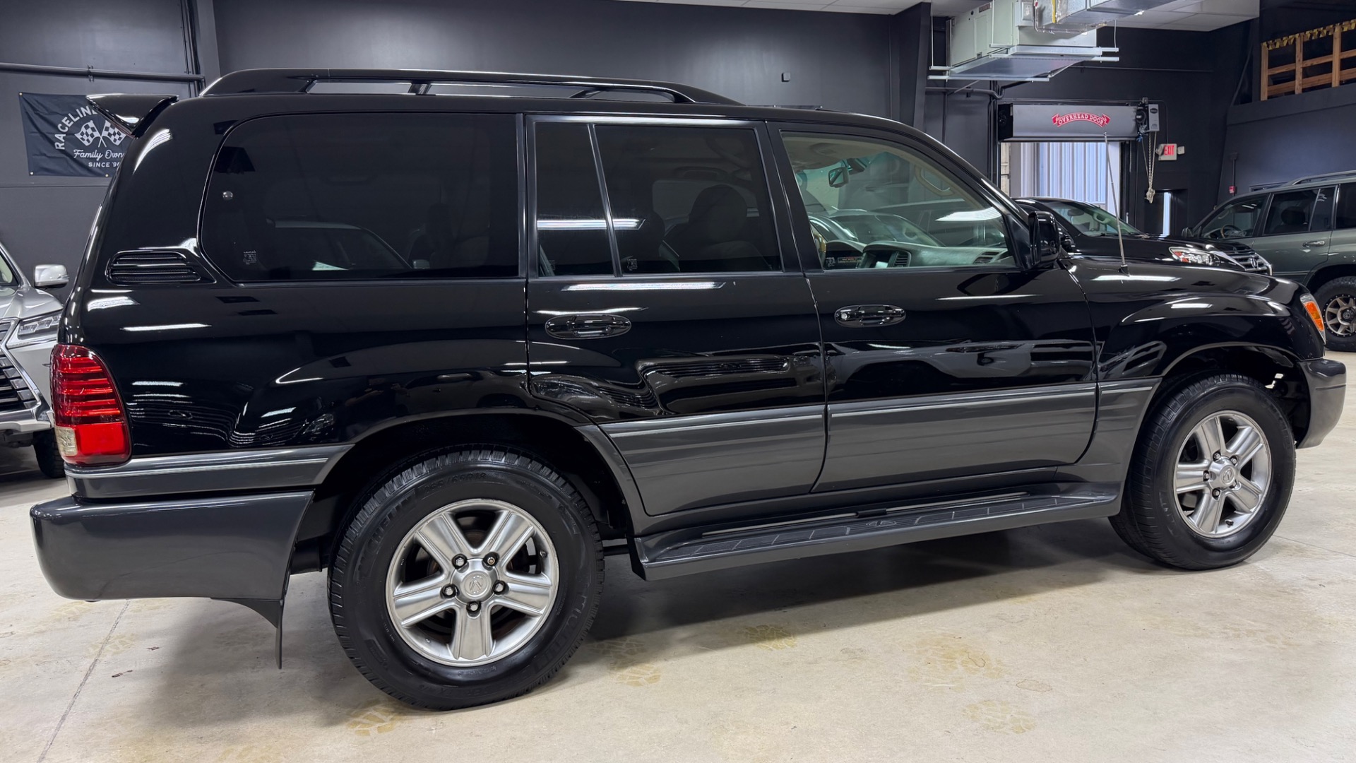 2006 Lexus LX 470 - Photo 31