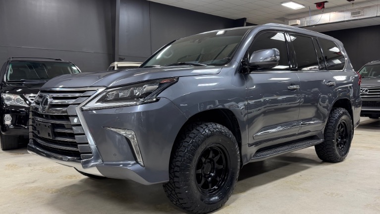 2016 Lexus LX 600 570's photo