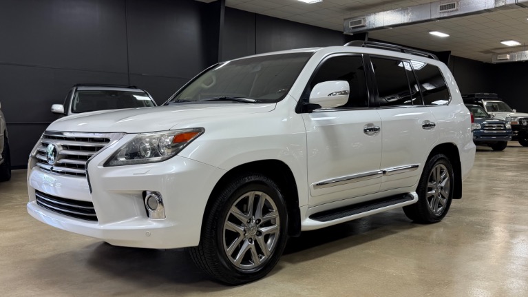 2013 Lexus LX 600 570's photo