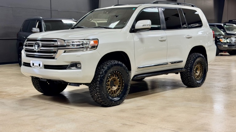 2016 Toyota Land Cruiser -'s photo