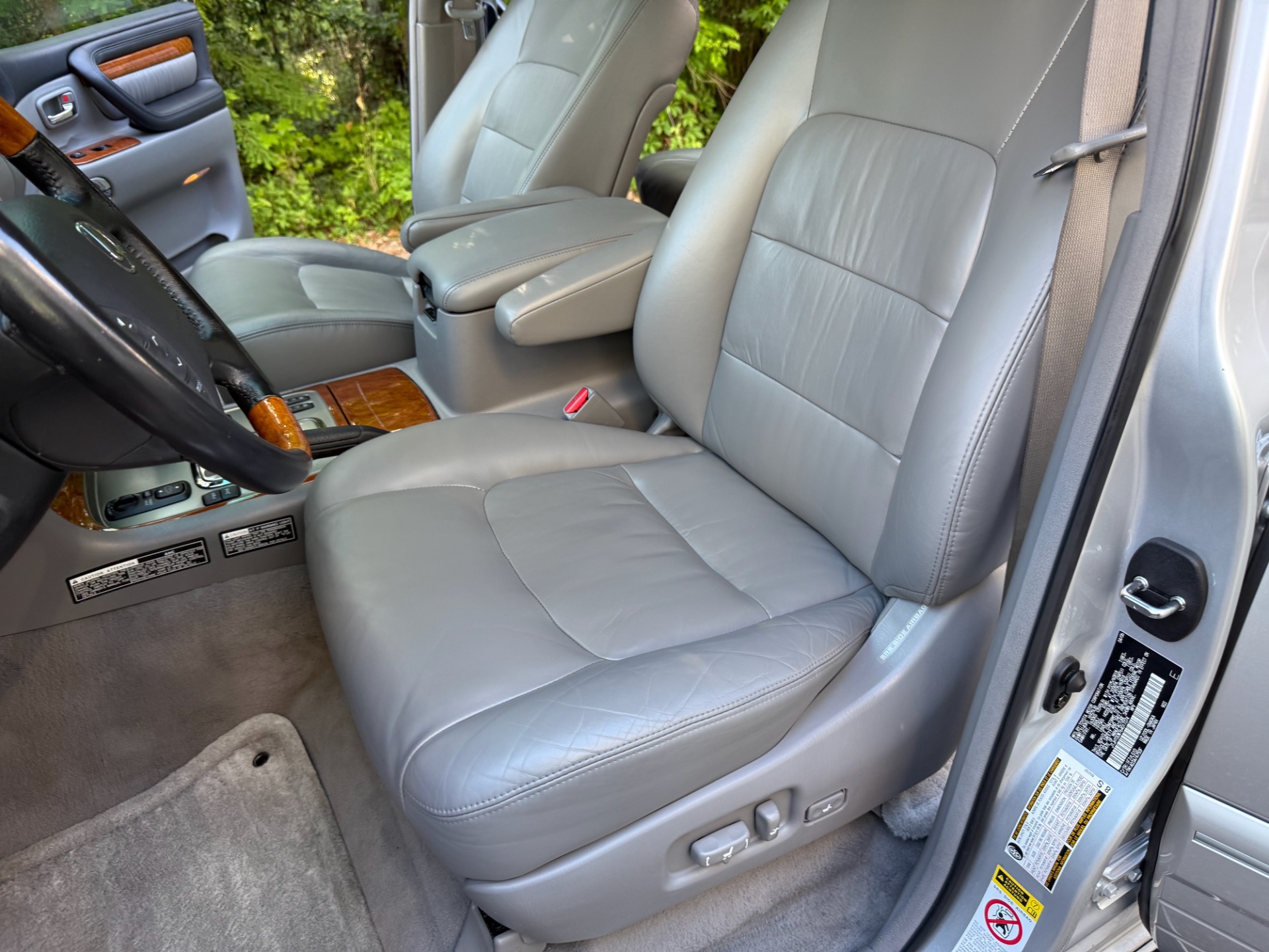 2006 Lexus LX 470 photo 19