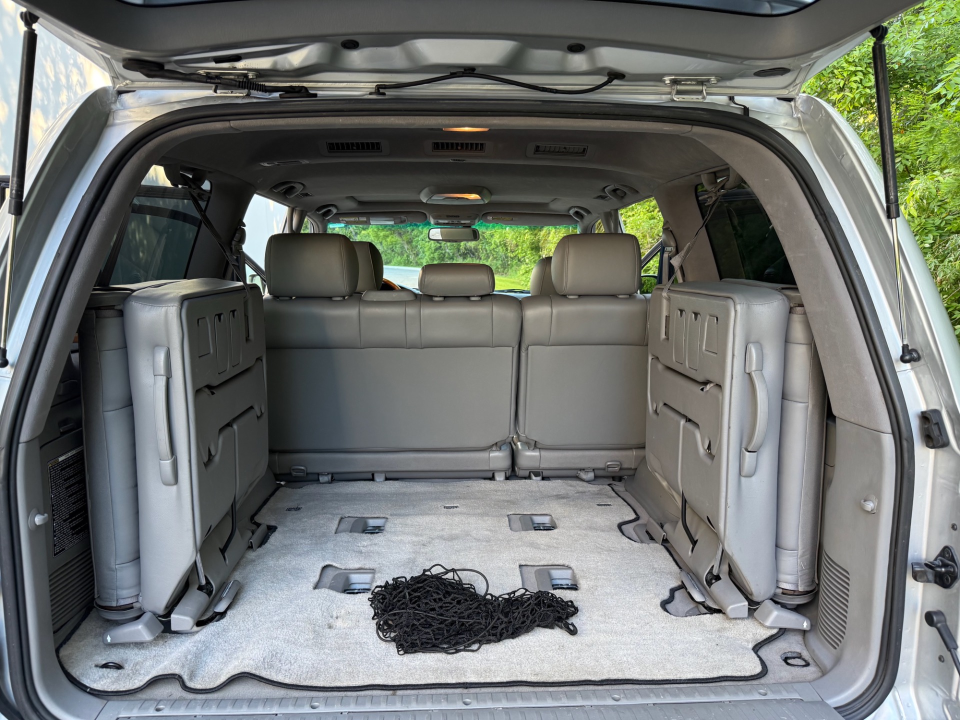 2006 Lexus LX 470 photo 21