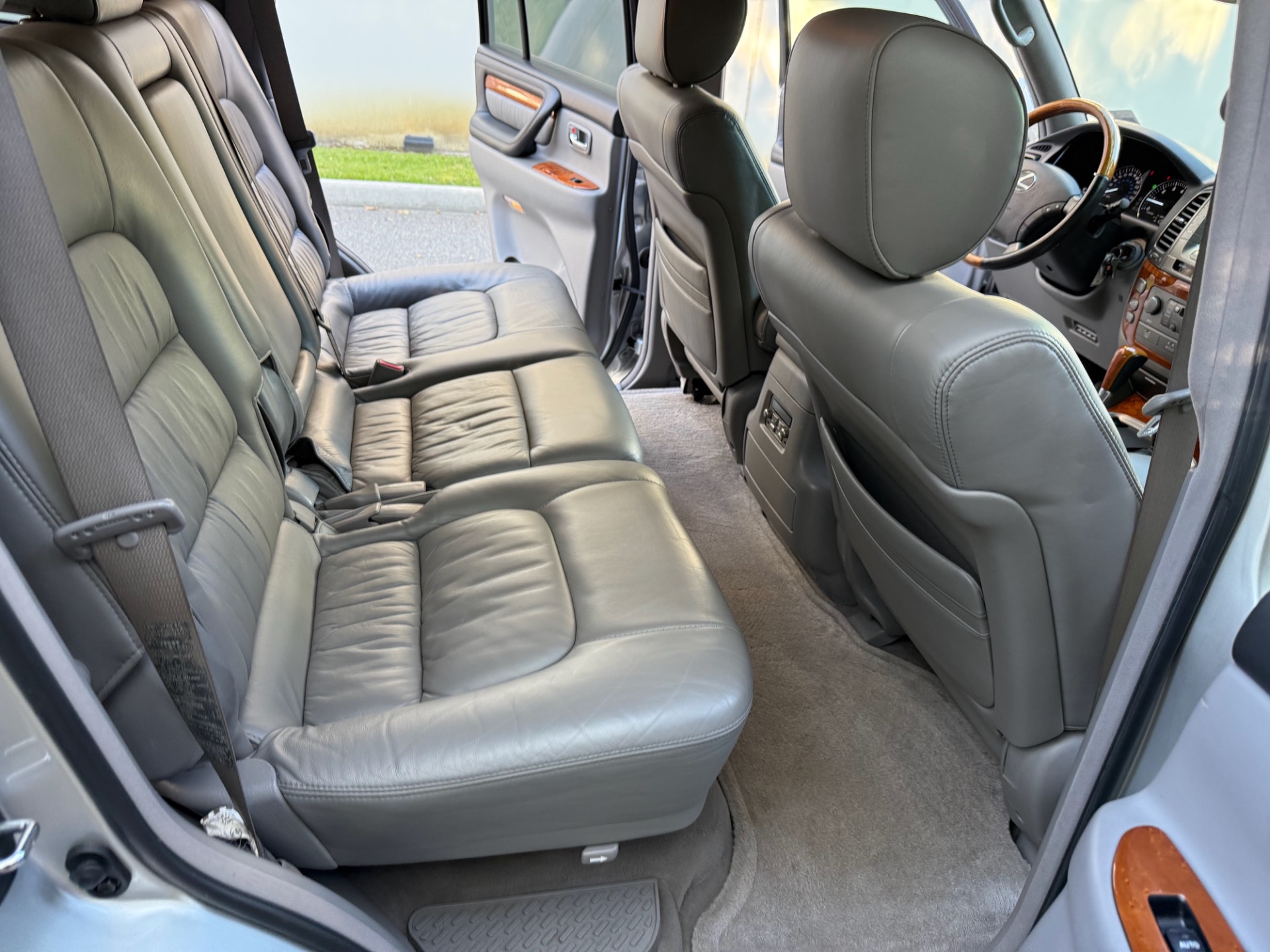 2006 Lexus LX 470 photo 22
