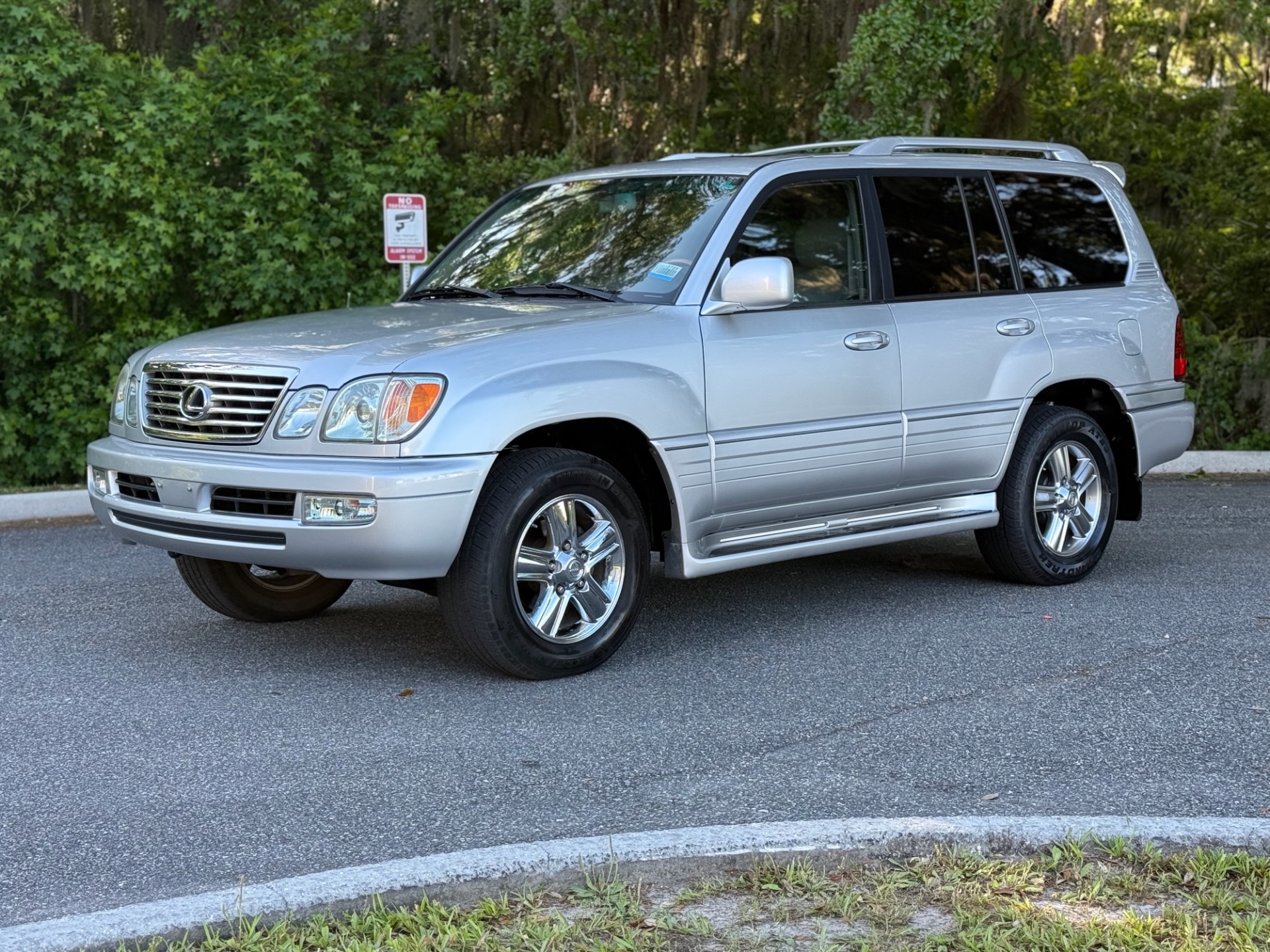 2006 Lexus LX 470 photo 8