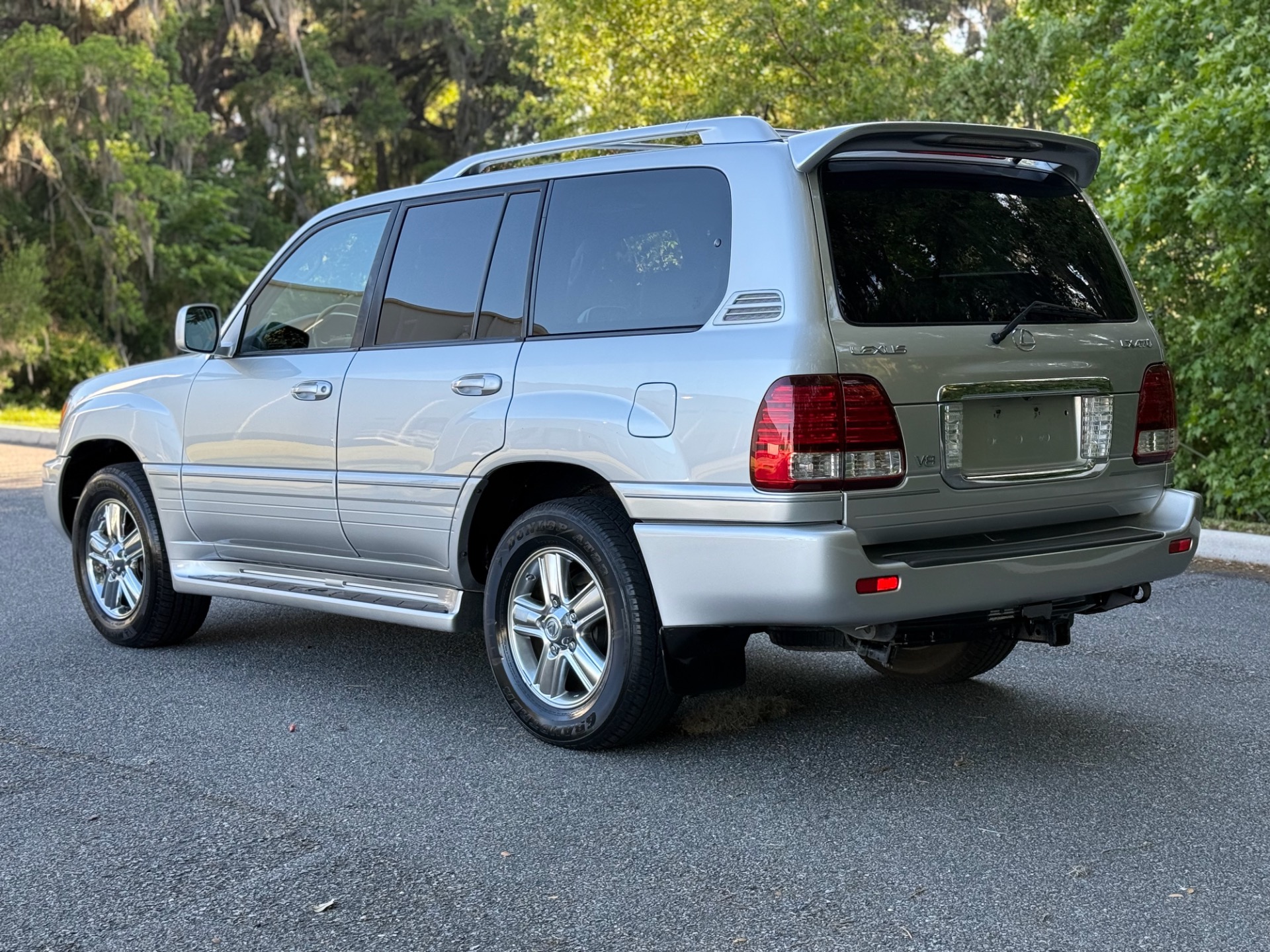 2006 Lexus LX 470 photo 9