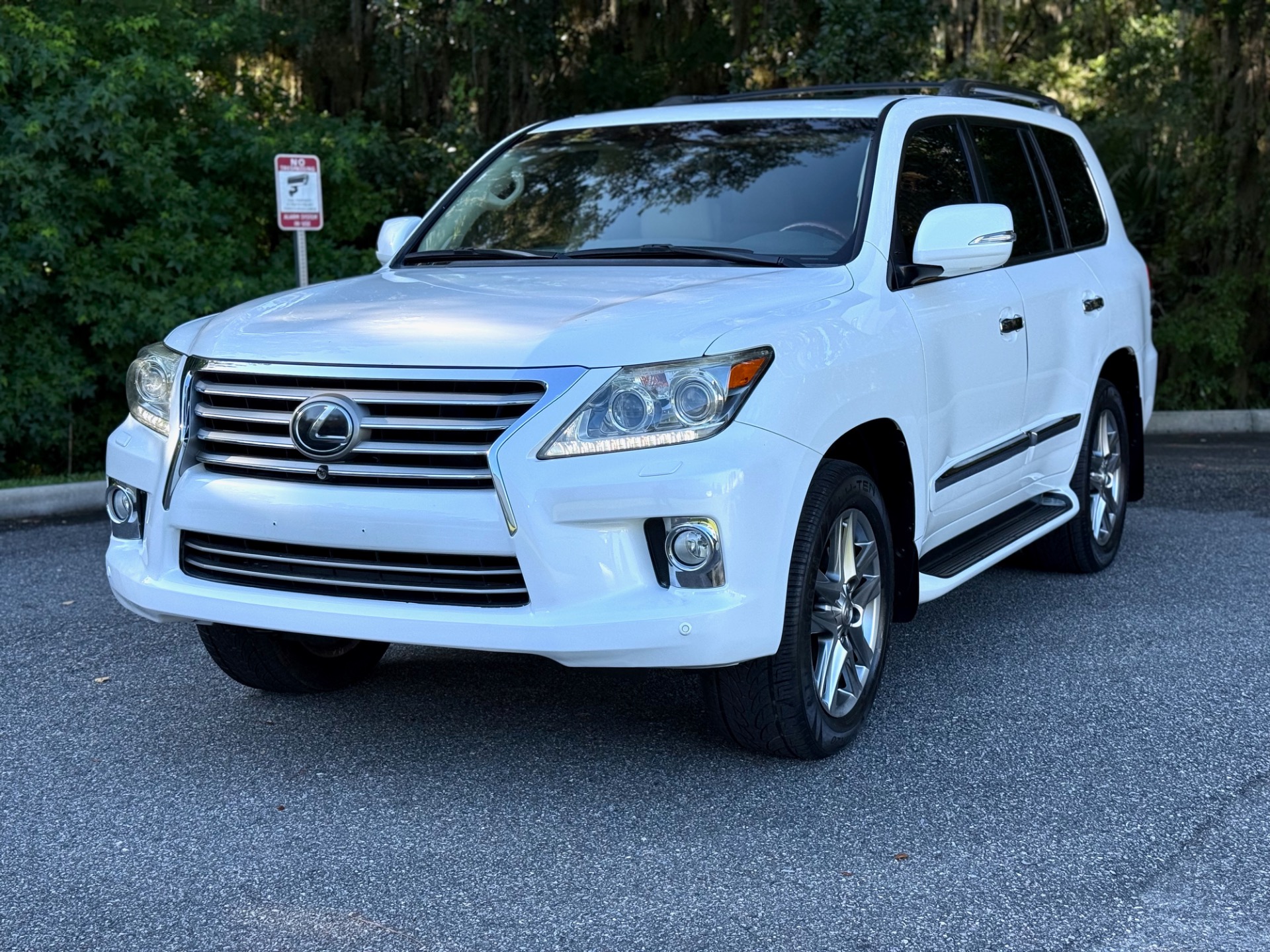 2013 Lexus LX 570 photo 7