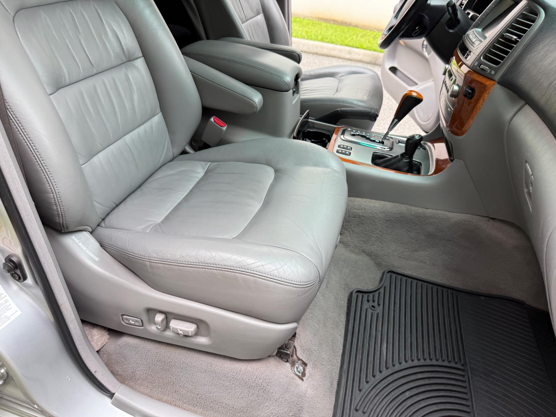 2006 Lexus LX 470 photo 17