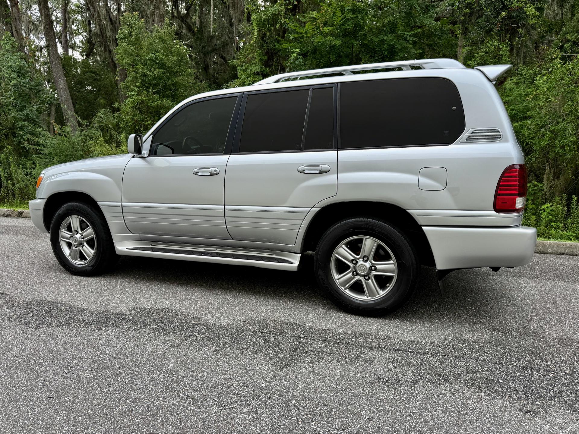 2006 Lexus LX 470 photo 21