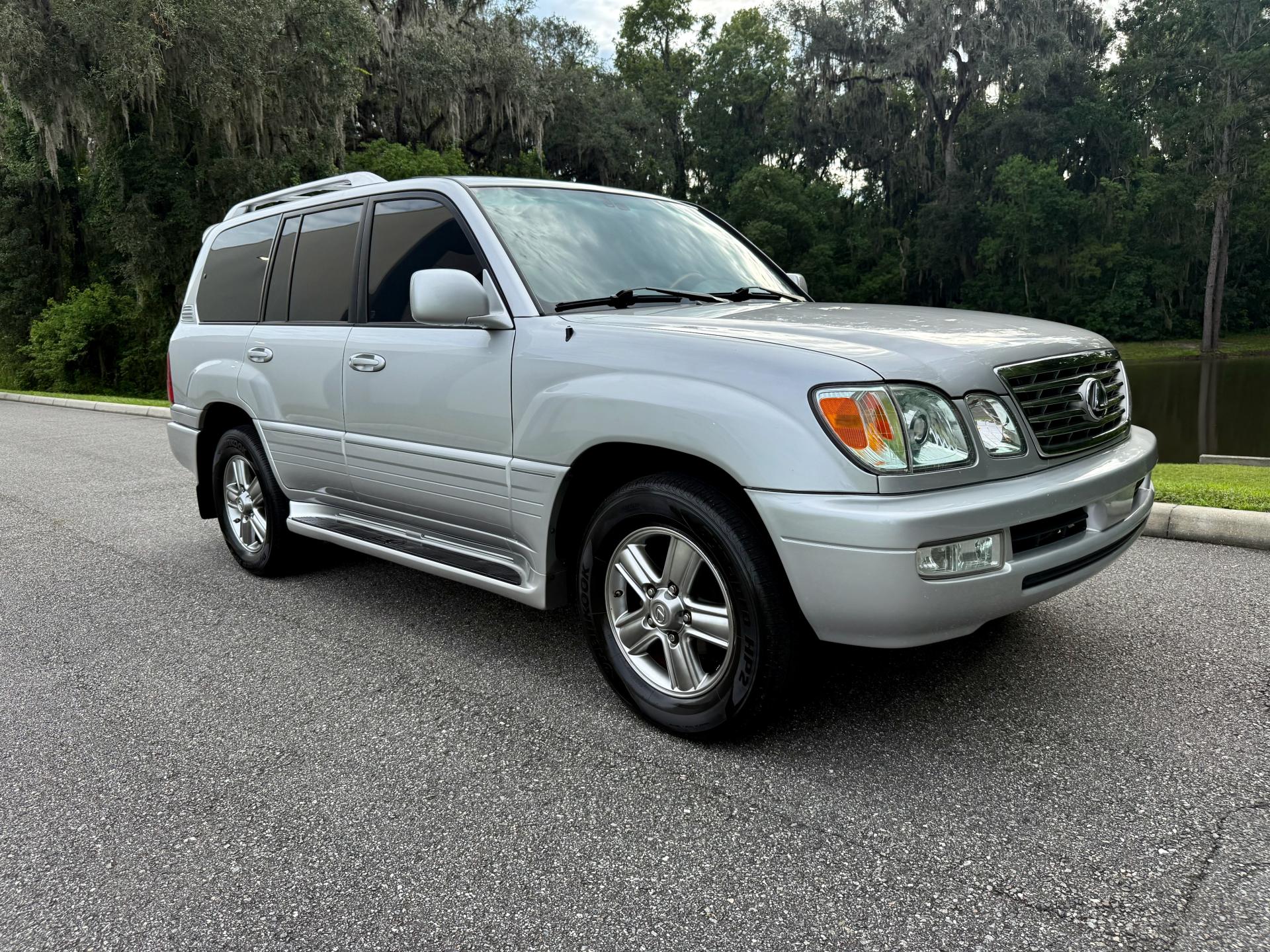 2006 Lexus LX 470 photo 25