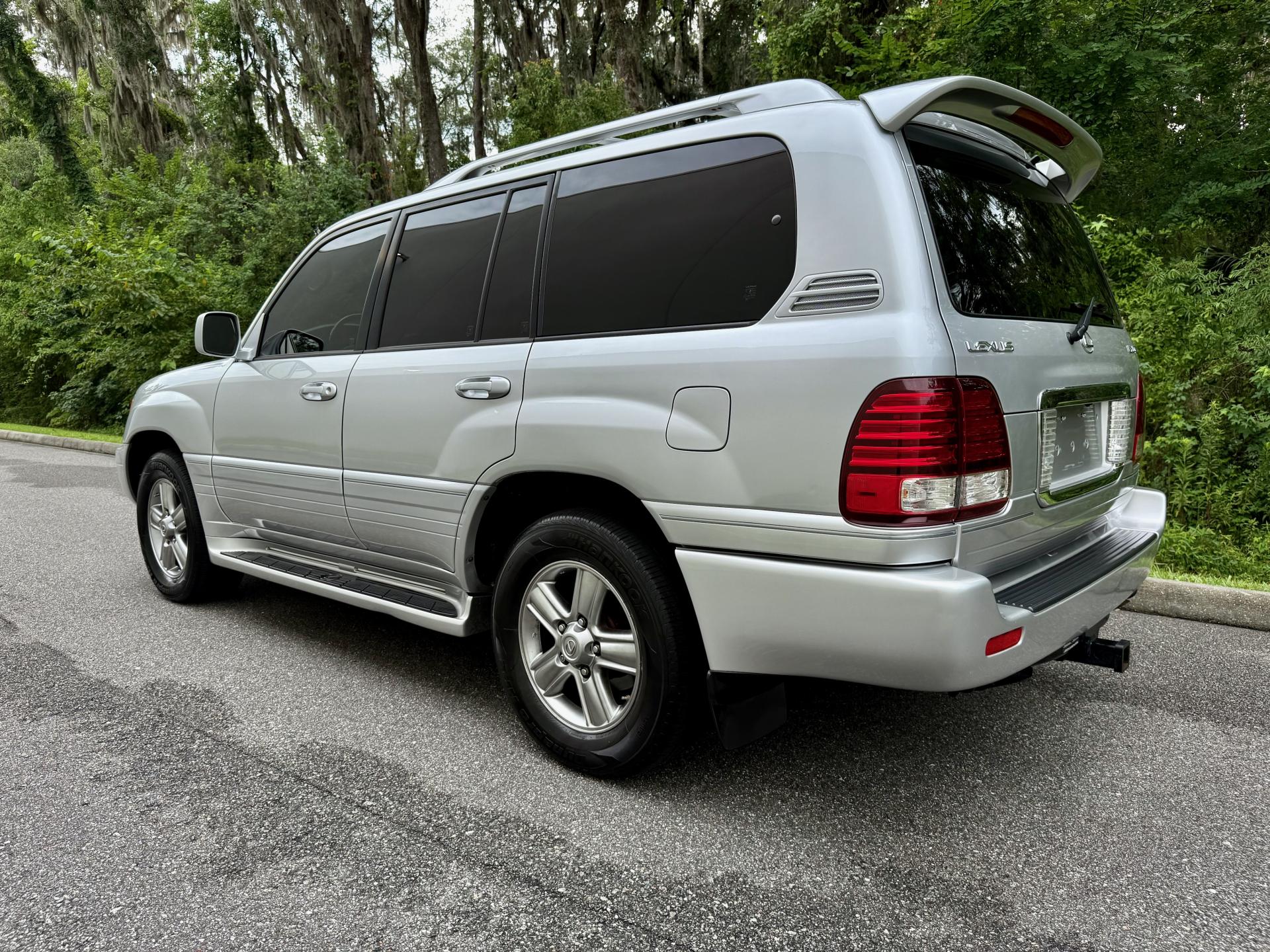 2006 Lexus LX 470 photo 4