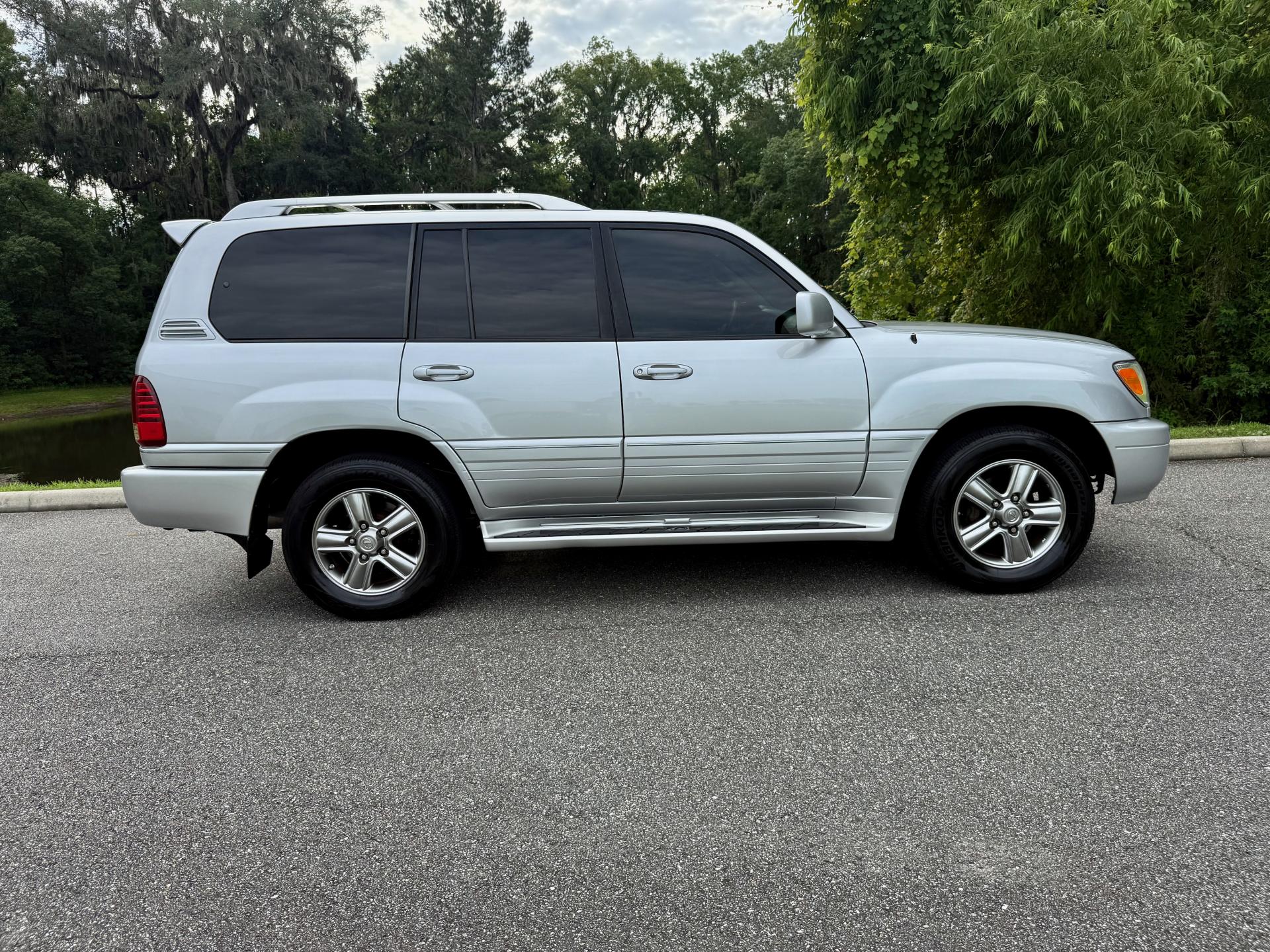 2006 Lexus LX 470 photo 7