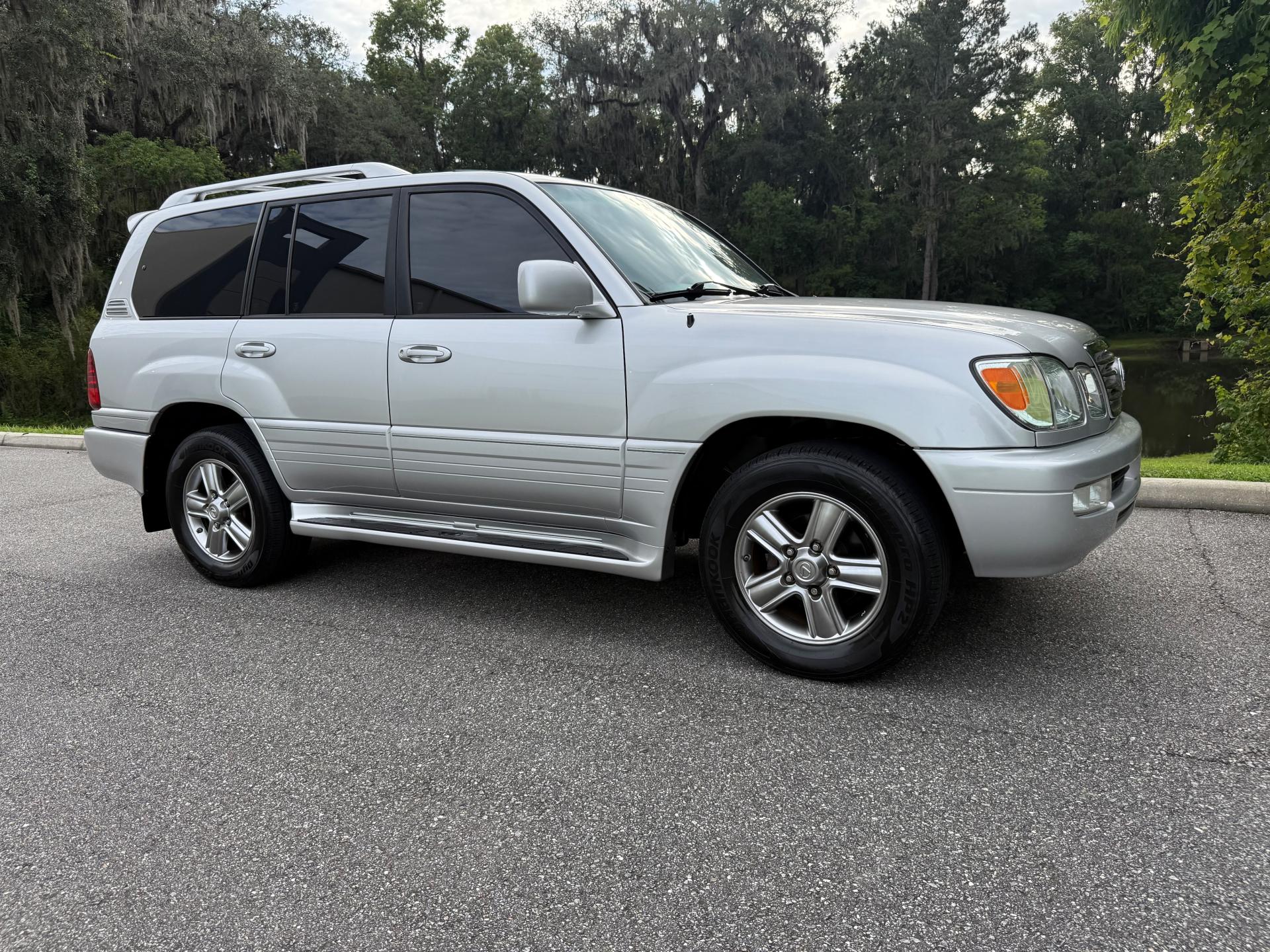 2006 Lexus LX 470 photo 8
